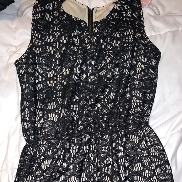 LACE ROMPER - Picture 5 of 5